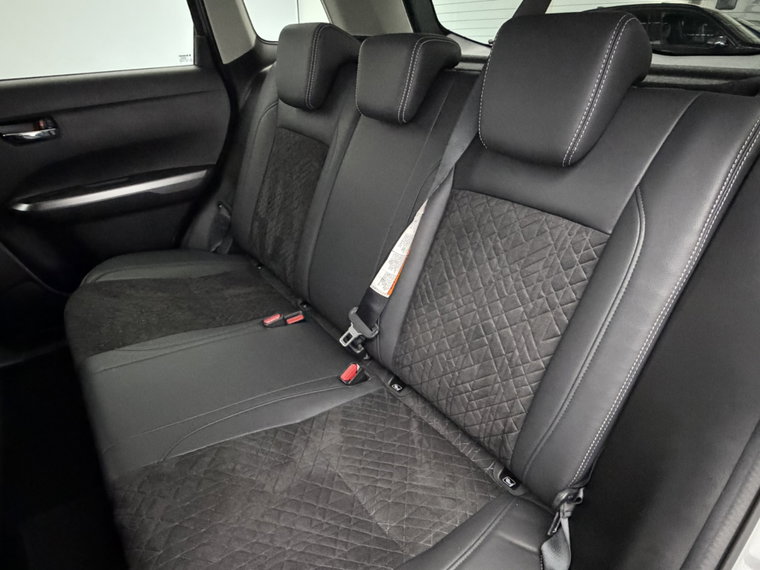 Vehicle Image 18