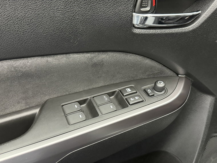 Vehicle Image 24