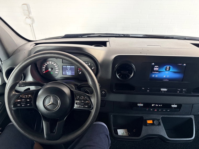 Vehicle Image 26