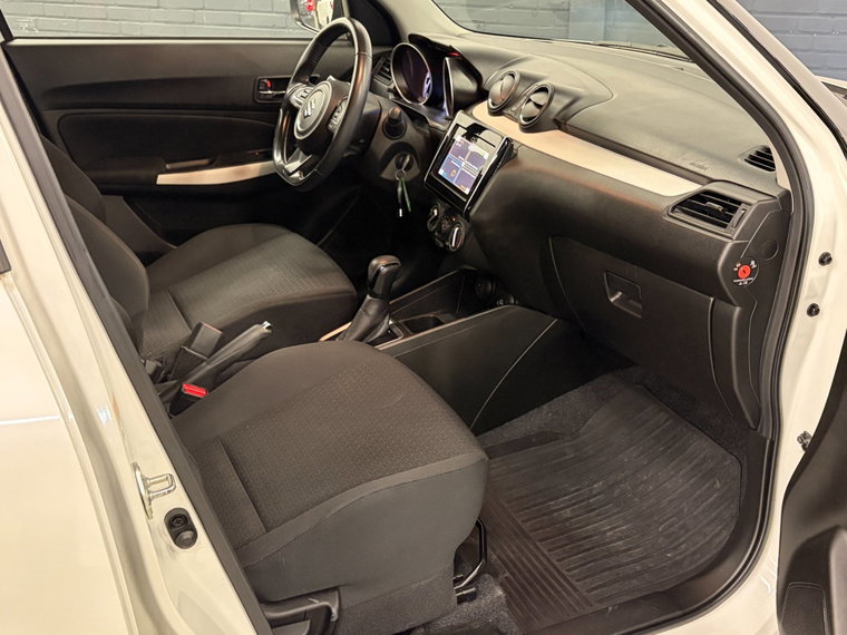Vehicle Image 19