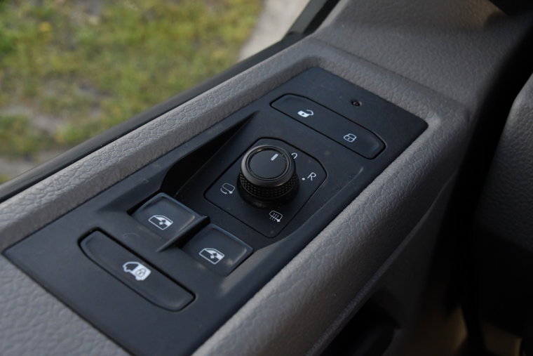 Vehicle Image 24