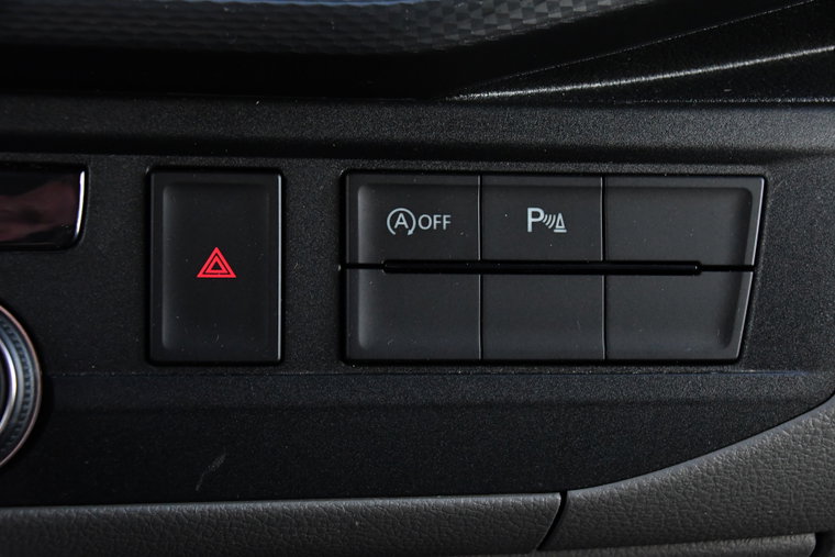 Vehicle Image 25
