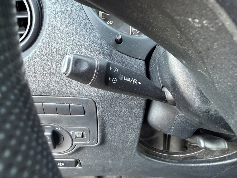 Vehicle Image 34