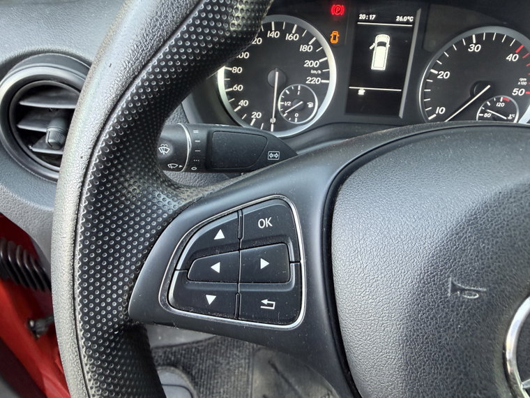 Vehicle Image 35