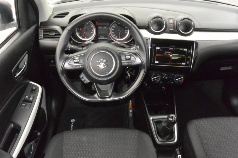 Vehicle Image 18