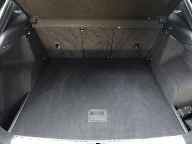 Vehicle Image 32