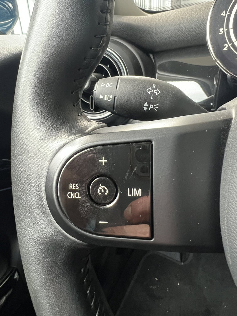 Vehicle Image 26
