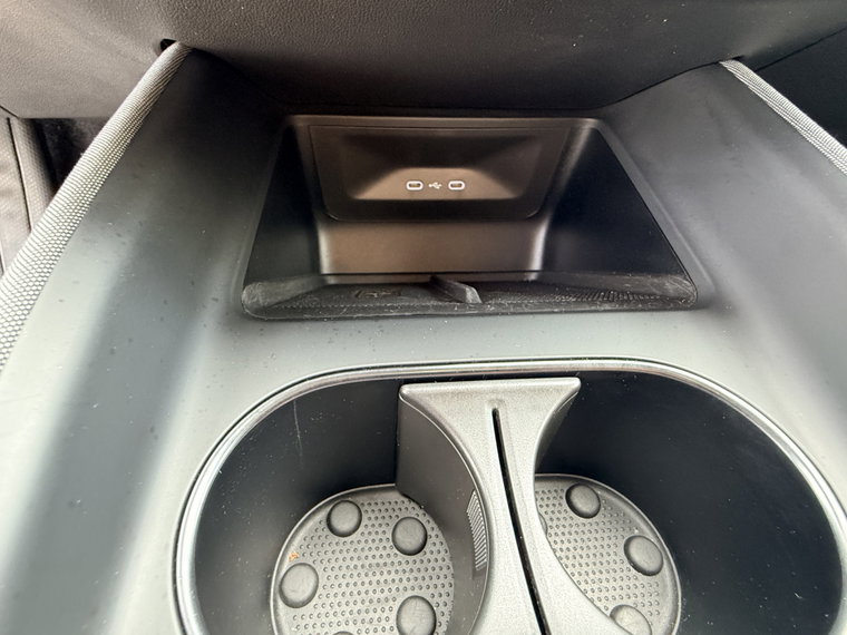 Vehicle Image 28