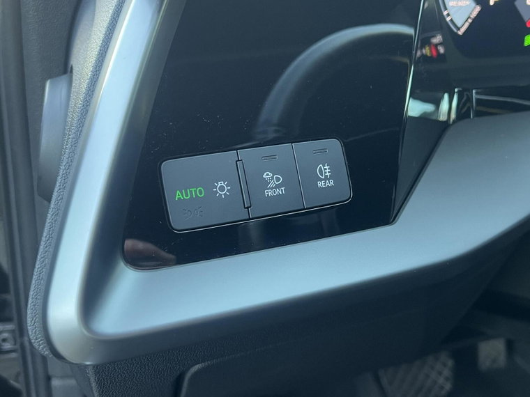 Vehicle Image 35