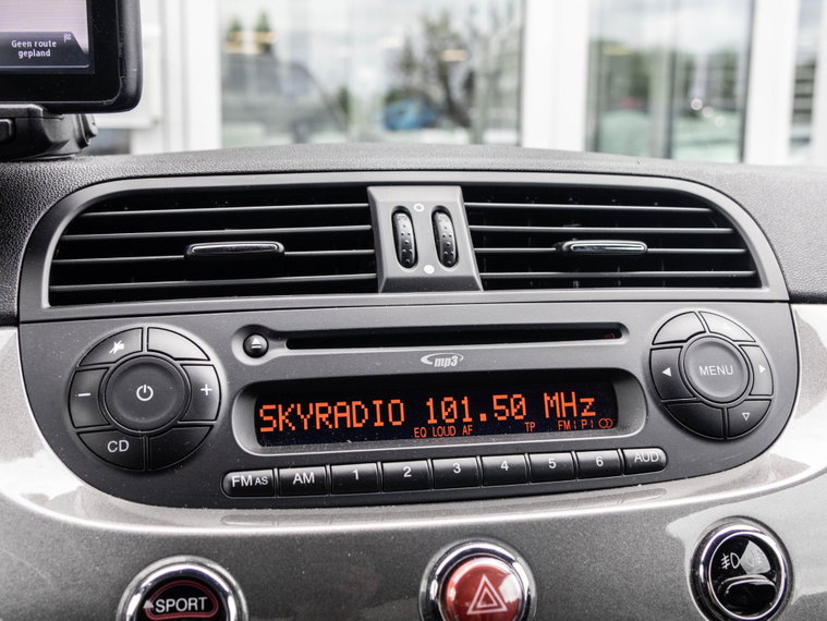 Vehicle Image 25