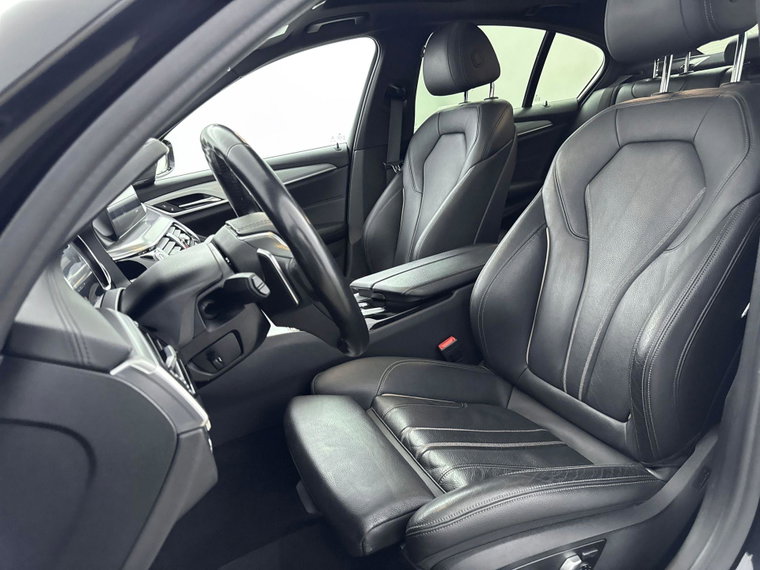 Vehicle Image 33