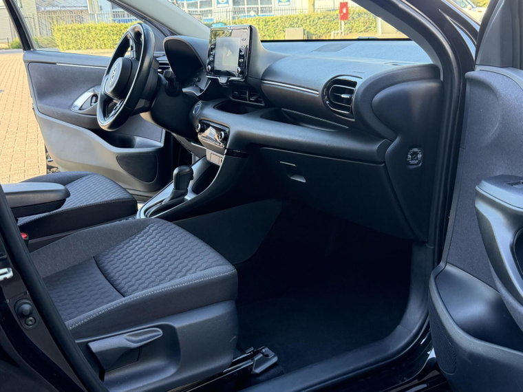 Vehicle Image 21