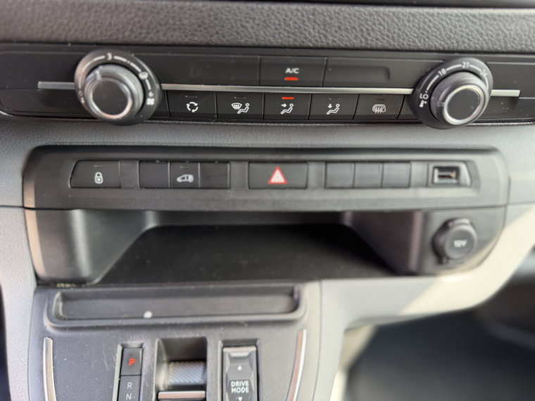 Vehicle Image 38