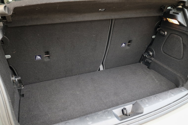 Vehicle Image 35