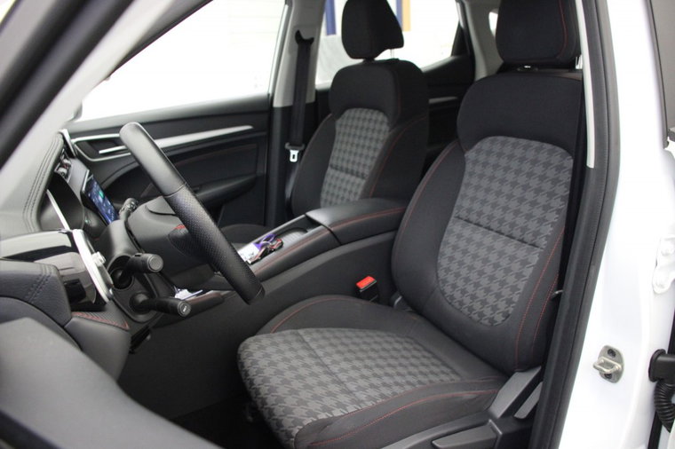 Vehicle Image 11