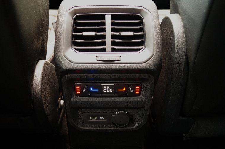 Vehicle Image 28