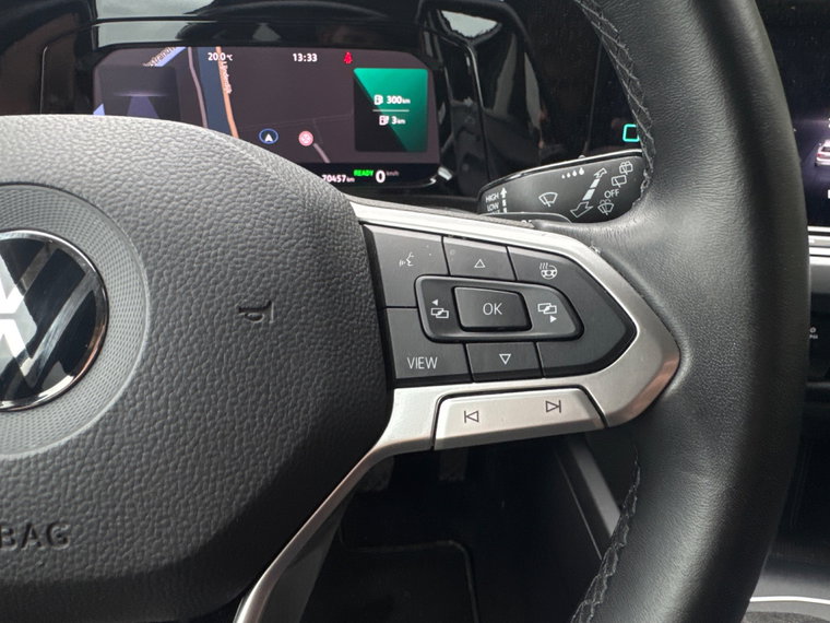 Vehicle Image 28