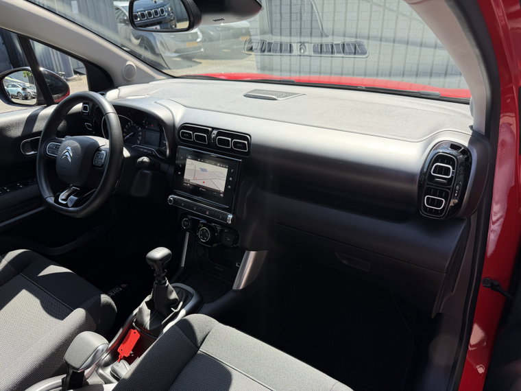 Vehicle Image 33
