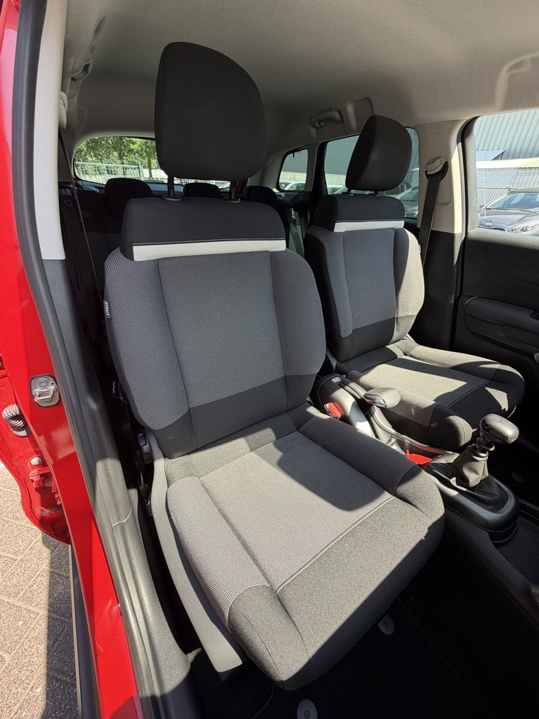 Vehicle Image 11