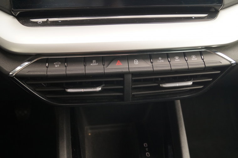 Vehicle Image 28