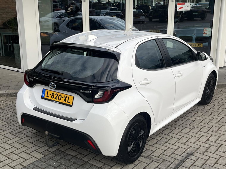 Vehicle Image 16