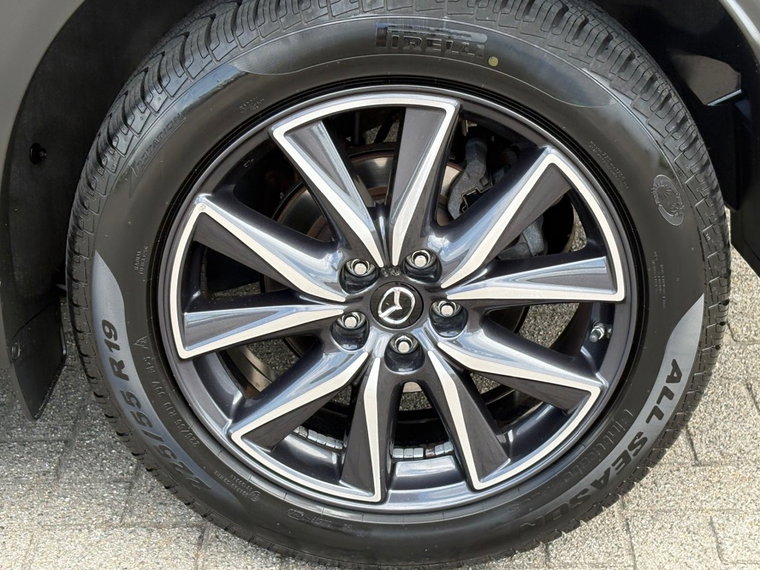 Vehicle Image 19