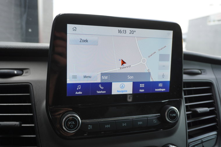 Vehicle Image 12