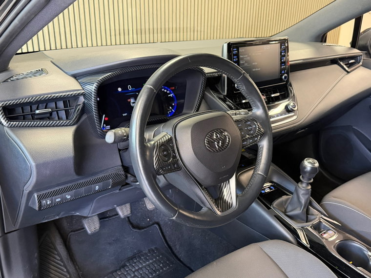 Vehicle Image 12