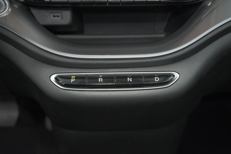 Vehicle Image 25
