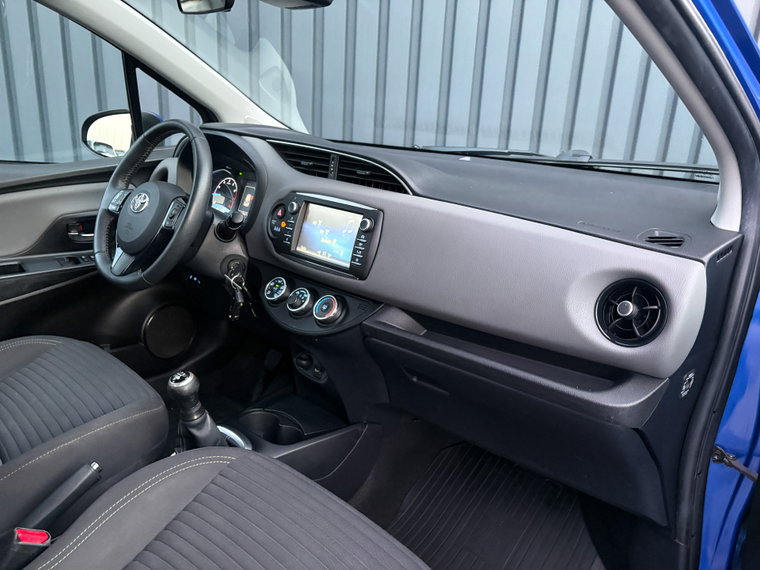 Vehicle Image 24