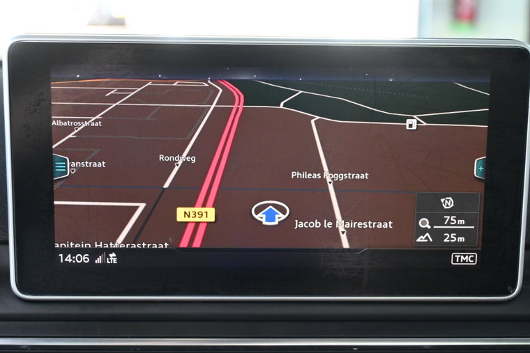 Vehicle Image 11