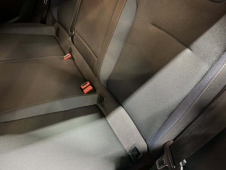 Vehicle Image 37