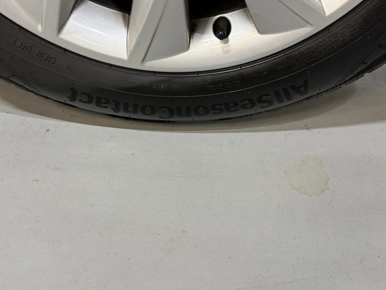 Vehicle Image 38