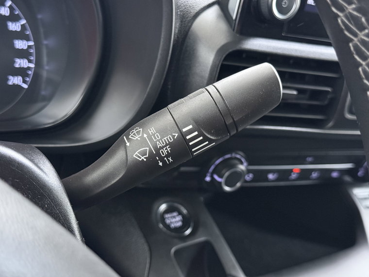 Vehicle Image 29
