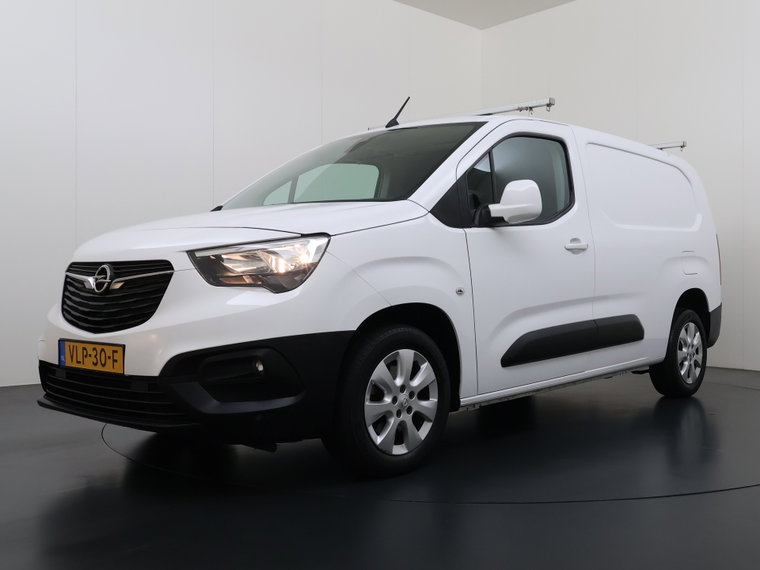 Vehicle Image 32