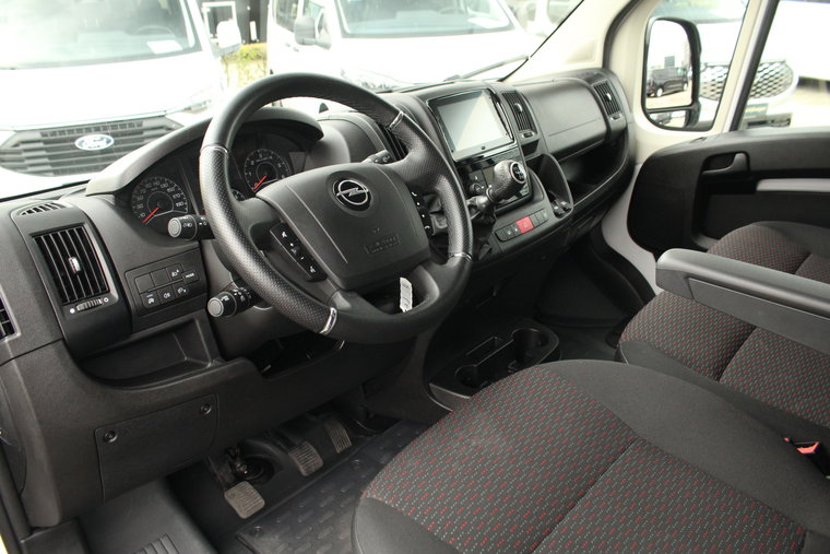 Vehicle Image 13