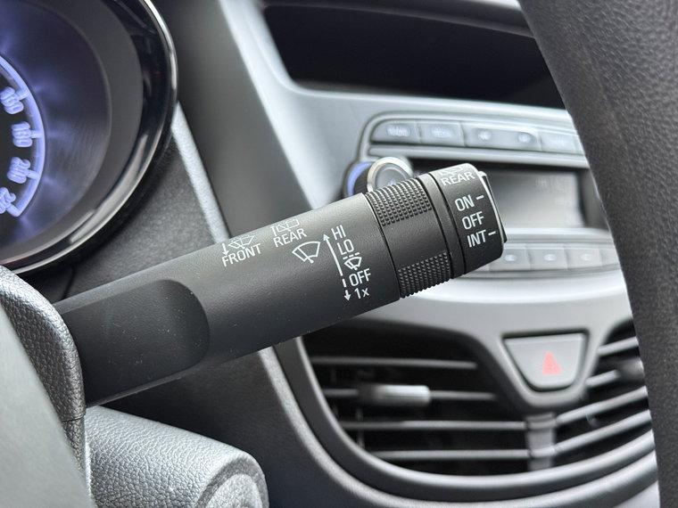 Vehicle Image 25