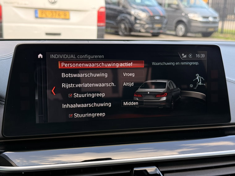 Vehicle Image 36