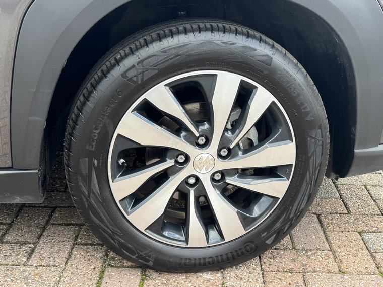 Vehicle Image 16