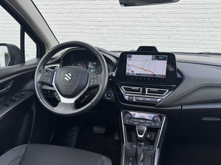 Vehicle Image 25