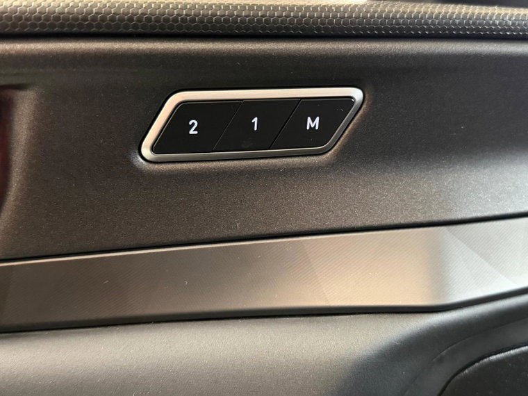 Vehicle Image 27