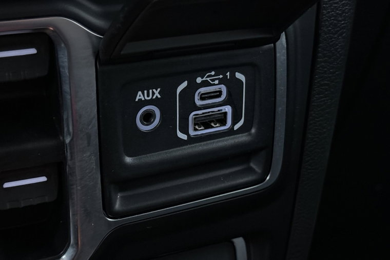 Vehicle Image 35