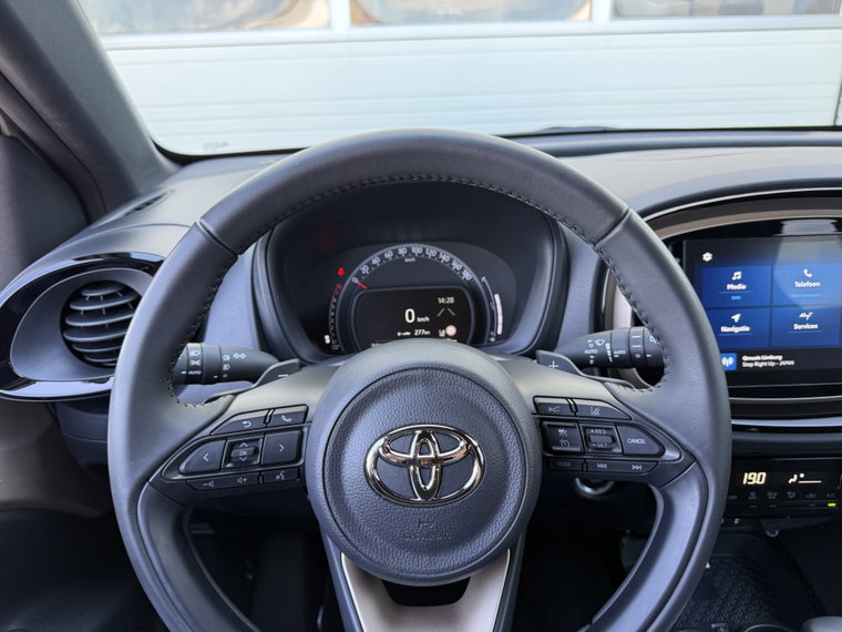 Vehicle Image 14