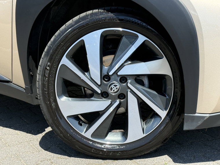 Vehicle Image 8
