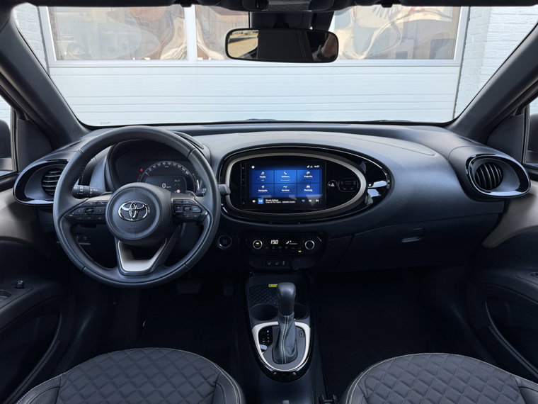 Vehicle Image 11