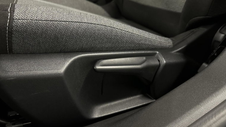 Vehicle Image 27