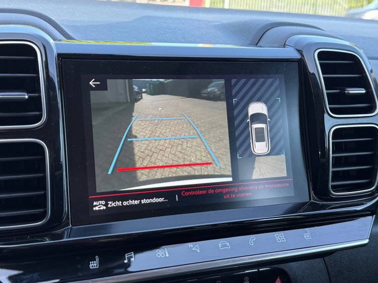 Vehicle Image 37