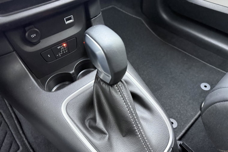 Vehicle Image 21