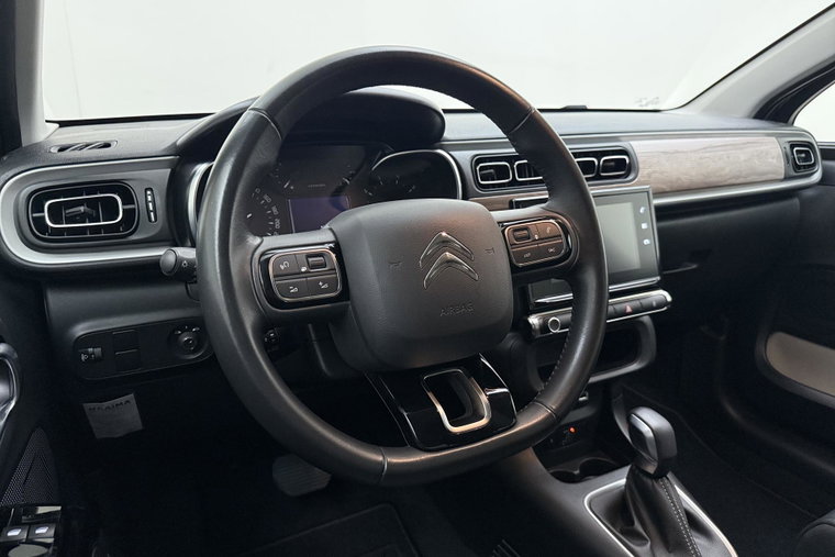 Vehicle Image 30