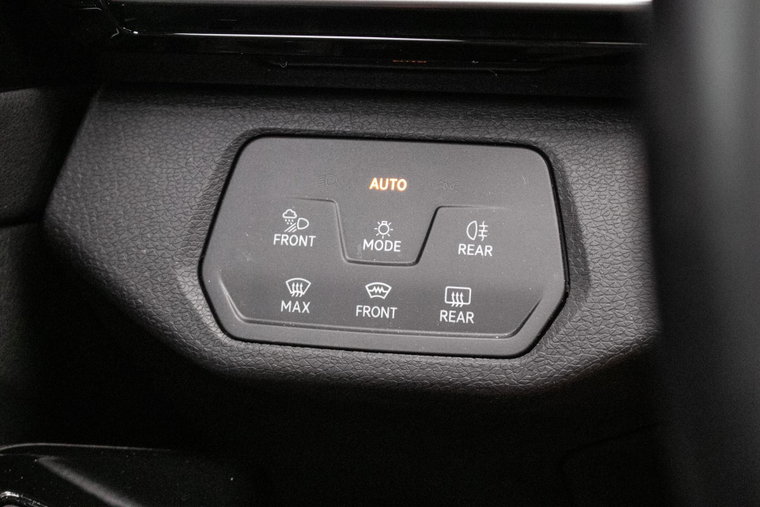 Vehicle Image 38